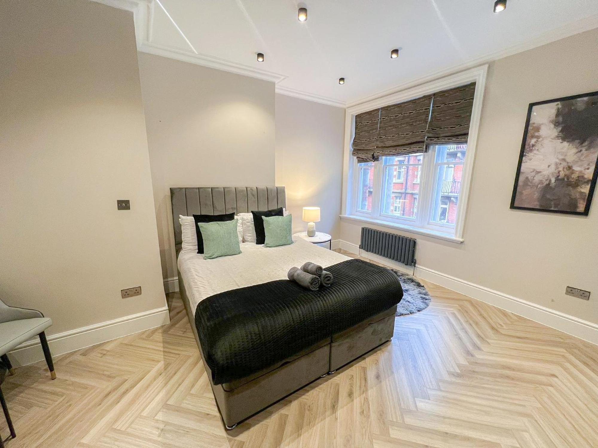 Lux 4 Bedroom In Baker St Near Regent's Park Londra